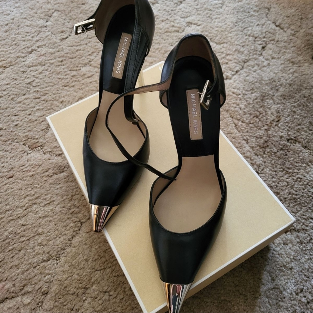 Adelle Runway Michael Kors Leather & Chrome heels size 8